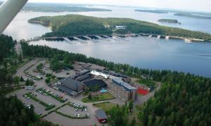 Savonlinna - un reper al Finlandei Parcuri acvatice, piscine și centre acvatice din Finlanda, lângă graniță pe hartă