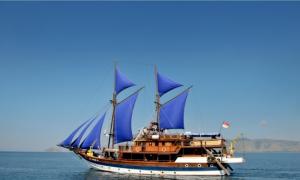 Transporte acuático en indonesia Barcos y transporte marítimo