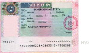 Quali documenti devo presentare al consolato slovacco per ottenere il visto?